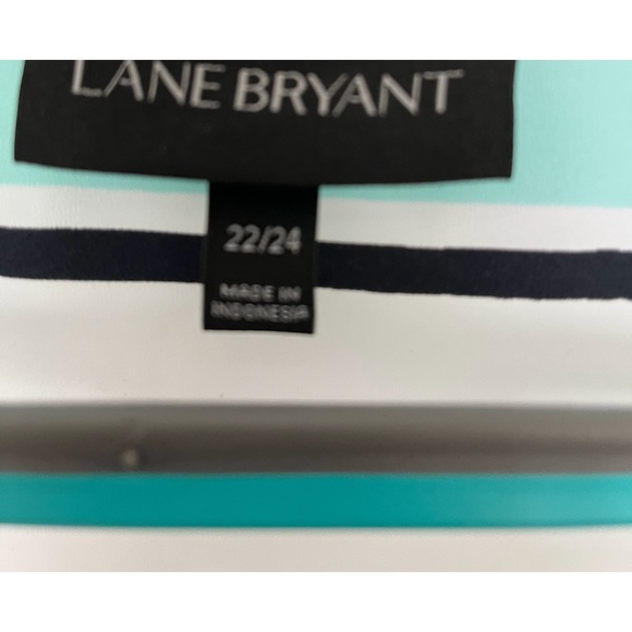 Like new Lane Bryant Blouse Size 22/24 - Picture 3 of 3
